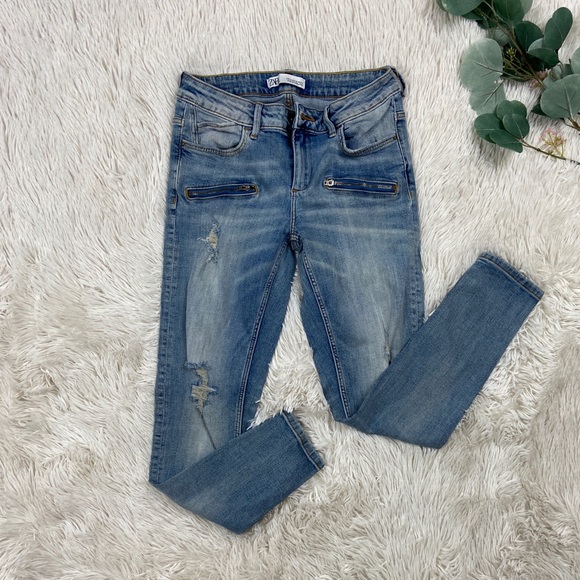 Zara Distressed Zipper front Denim Jeans